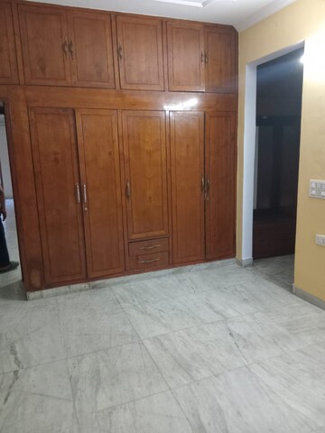 2 BHK Builder Floor For Rent in Sector 69