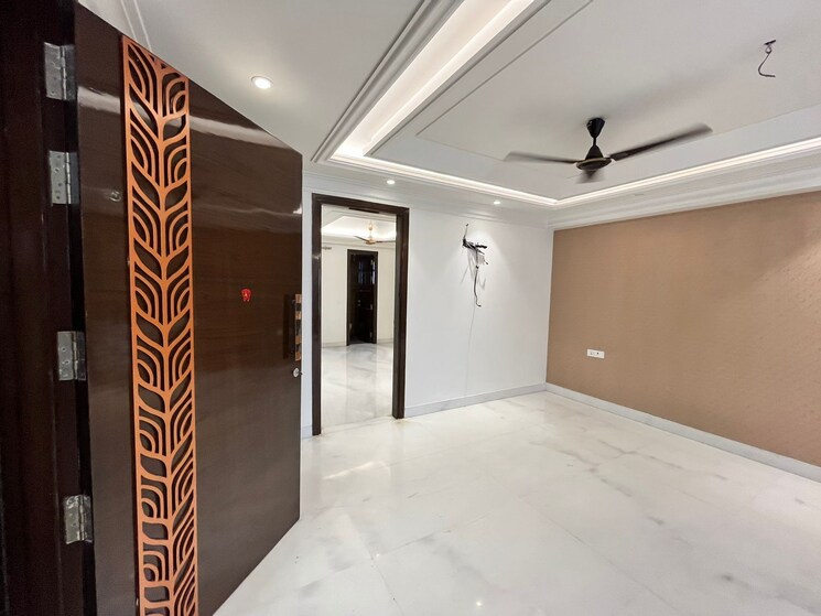 Room, subhash nagar 2 Bedroom 110 Sq.Yd. Builder Floor In Subhash Nagar Delhi 9026661