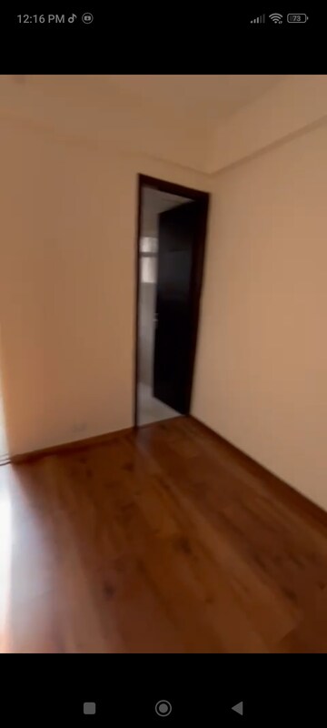 Room in 2 BHK Apartment at Signature Global Park 4 and 5, Sohna Sector 36 – for Rent