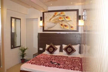 Furnished Amenities in 4 BHK Villa at Kopar Khairane – for Rent