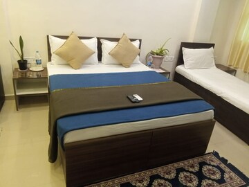Bedroom in 4 BHK Villa at Kopar Khairane – for Rent