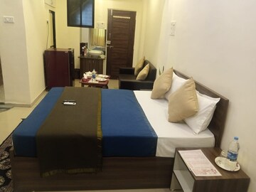 Living Room in 4 BHK Villa at Kopar Khairane – for Rent