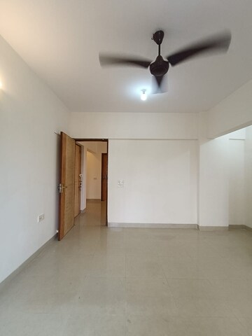Room in 3 BHK Apartment at Rushi Tower, Andheri West – for Rent