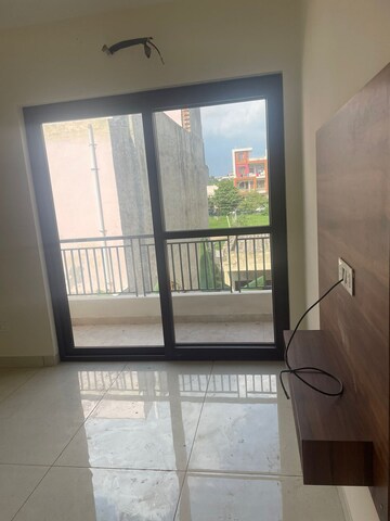 Room in 2 BHK Independent House at Sector 77 – for Rent