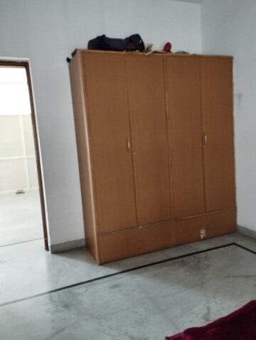 Room in 3 BHK Builder Floor at Sector 79 – for Rent