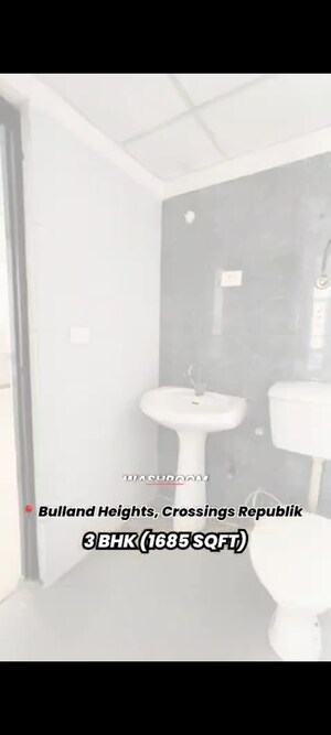 Bathroom in 3 BHK Apartment at Bulland Heights, Sain Vihar – for Sale