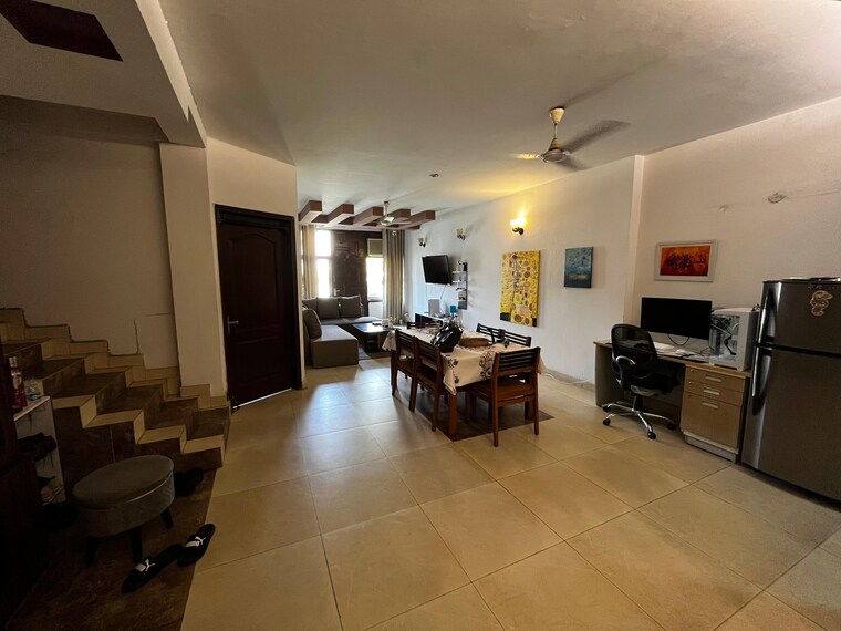  Parking, greater kailash ii 3 Bedroom 1800 Sq.Ft. Builder Floor In Greater Kailash ii Delhi 9026776