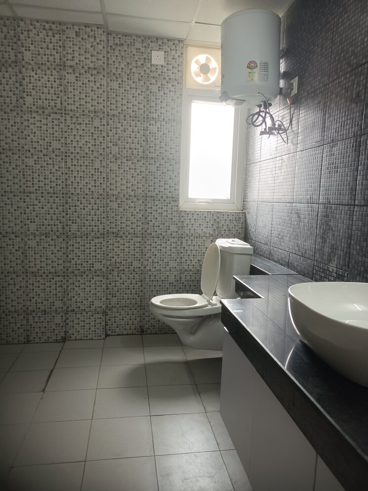 Bathroom, 3c-lotus-panache 4 Bedroom 2796 Sq.Ft. Apartment In Sector 110 Noida 9026786