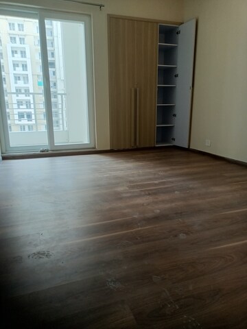 Room in 4 BHK Apartment at 3C Lotus Panache, Sector 110 – for Rent