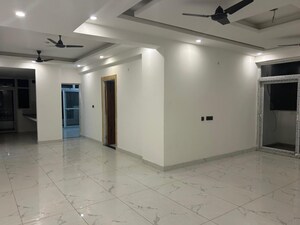 Room in 3.5 BHK Apartment at Turner Road – for Sale