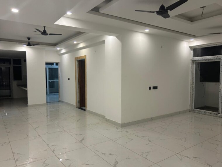 Room, turner road 3.5 Bedroom 1895 Sq.Ft. Apartment In Turner Road Dehradun 9026788