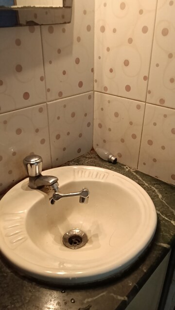 Bathroom in 1 BHK Apartment at Shruti CHS, Kandivali West – for Rent