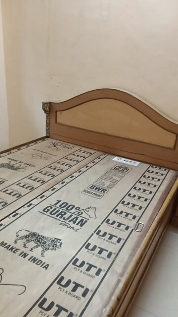 Furnished Amenities in 1 BHK Apartment at Shruti CHS, Kandivali West – for Rent