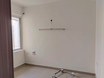 Master Bedroom in 2.5 BHK Builder Floor at Orchid Island, Sector 51 – for Rent