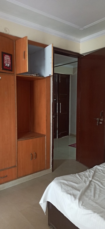 Furnished Amenities in 4 BHK Apartment at Arzoo Apartment, Sector 51 – for Rent