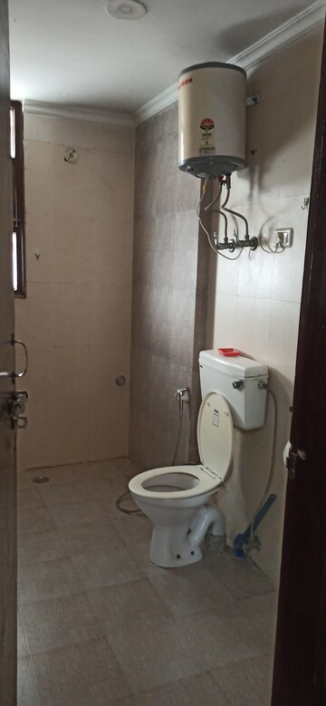 Bathroom in 4 BHK Apartment at Arzoo Apartment, Sector 51 – for Rent