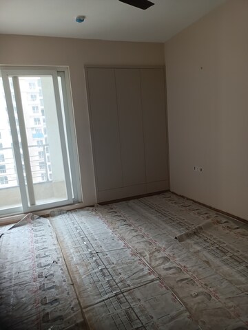 Room in 4 BHK Apartment at The 3C Lotus Panache, Sector 110 – for Rent