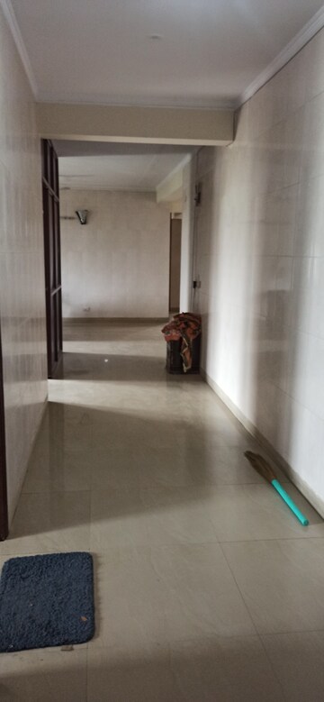 Building Lobby in 4 BHK Apartment at Arzoo Apartment, Sector 51 – for Rent