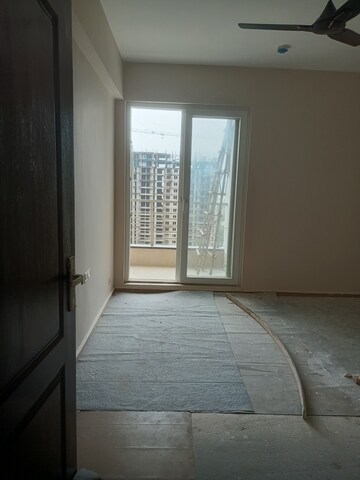 Room in 4 BHK Apartment at The 3C Lotus Panache, Sector 110 – for Rent