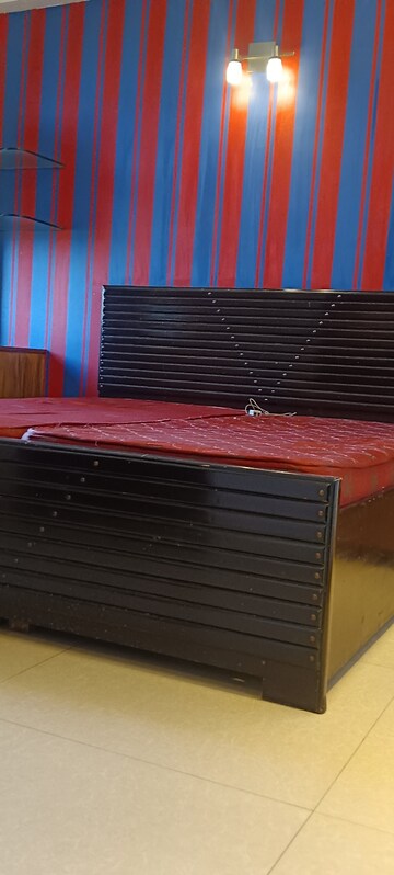 Furnished Amenities in 3.5 BHK Apartment at Shiv Shankar Society, Sector 51 – for Rent