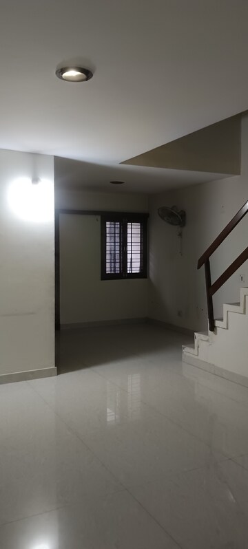 Room in 2 BHK Independent House at Sector 14 – for Rent
