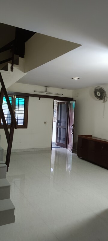 2 BHK Independent House For Rent in Sector 14