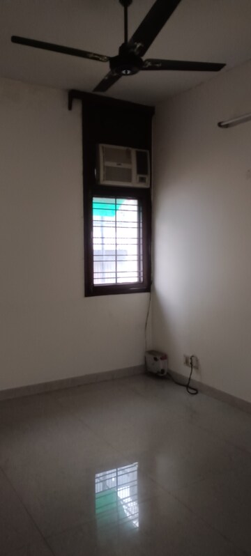 Room in 2 BHK Independent House at Sector 14 – for Rent