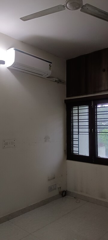 Room in 2 BHK Independent House at Sector 14 – for Rent