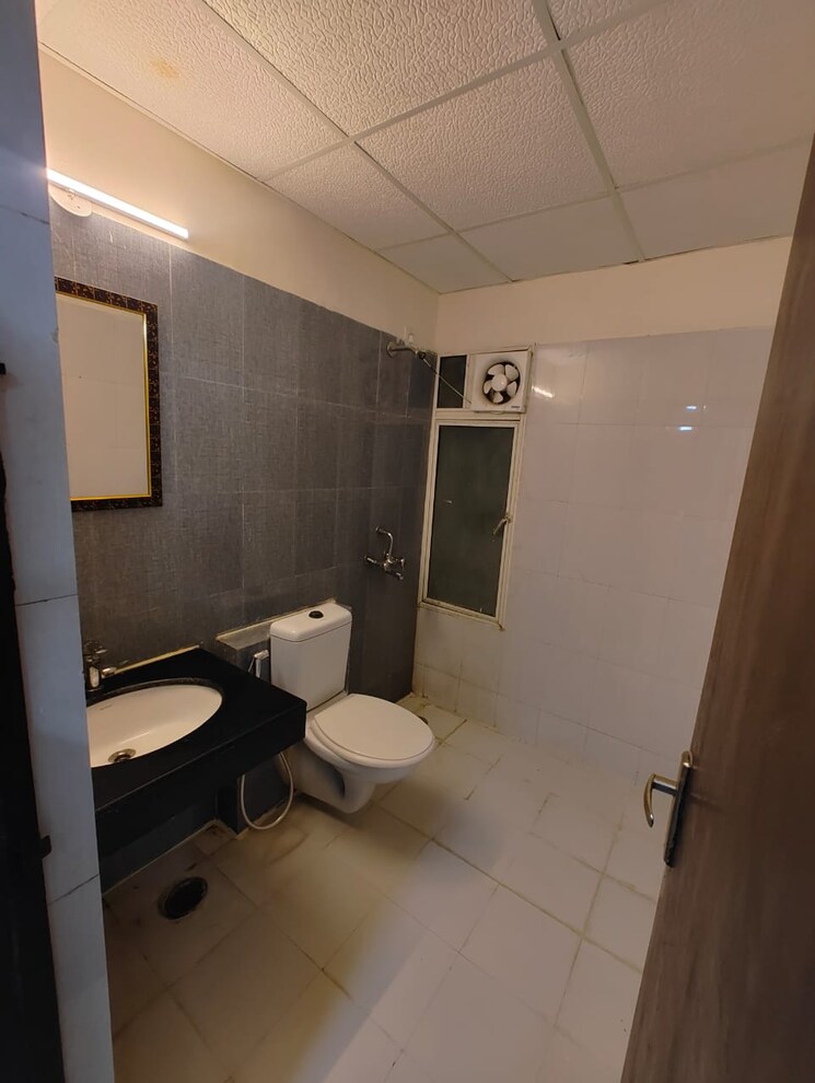 Team Area, assotech-windsor-court 3 Bedroom 1465 Sq.Ft. Apartment In Sector 78 Noida 9026862