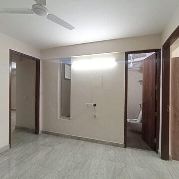 2 BHK Builder Floor For Rent in Ardee Mall, Sector 52