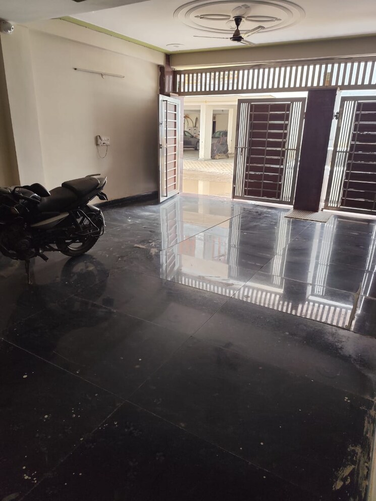  Parking, gaur-city-2-10th-avenue 2 Bedroom 1178 Sq.Ft. Apartment In Sector 16c Greater Noida Greater Noida 9026866