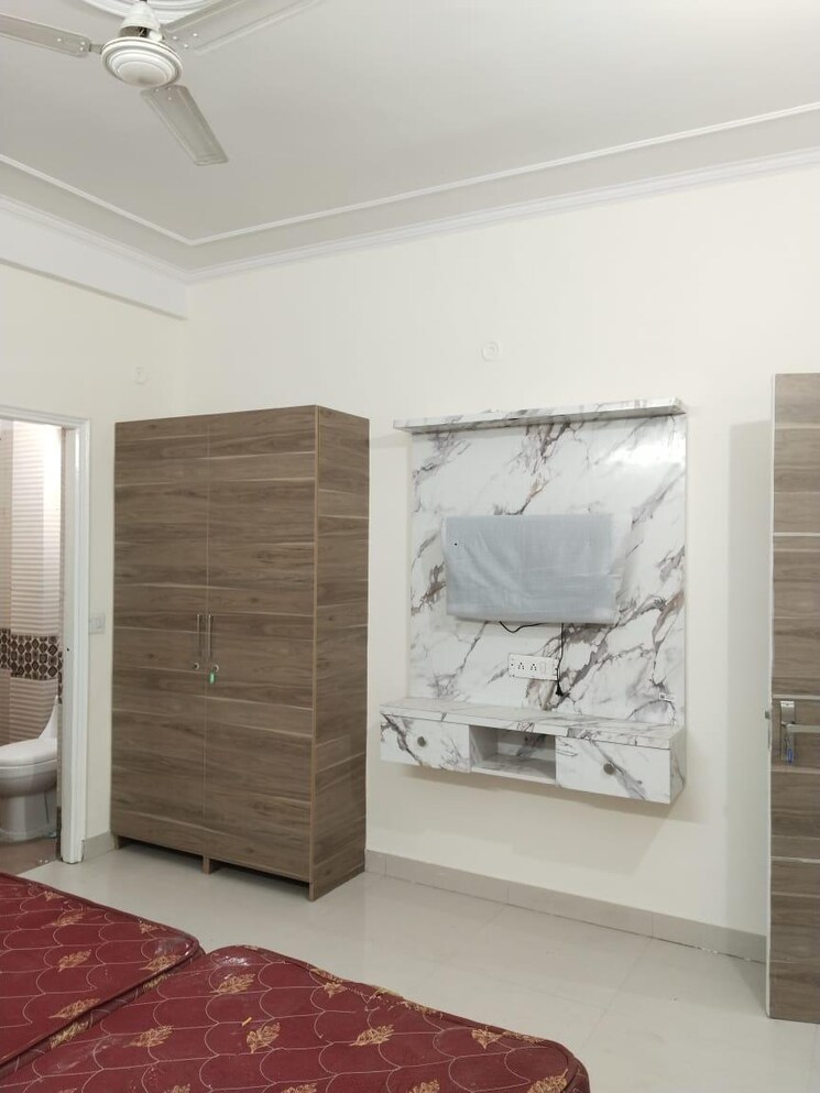 Room, unitech-arcadia 1 RK 319 Sq.Ft. Builder Floor In South City 2 Gurgaon 9026887