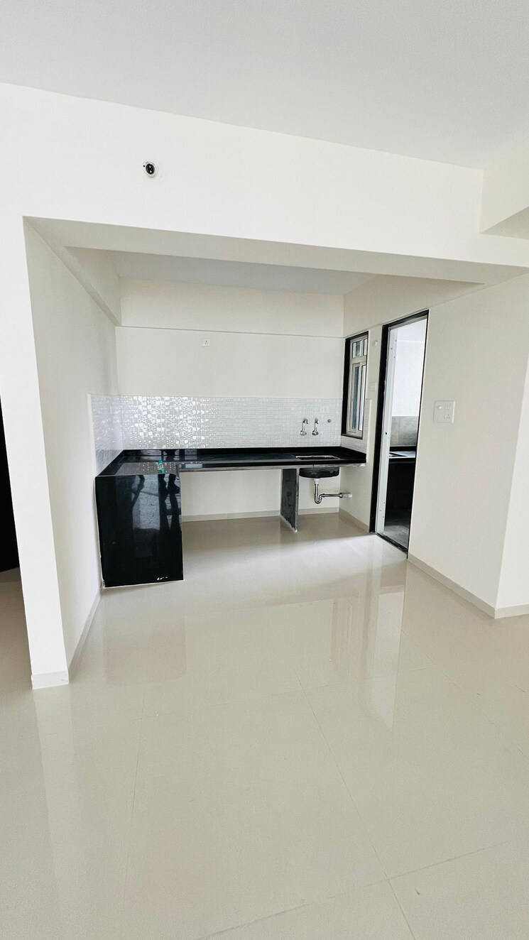 Room, basil-mondale 3 Bedroom 1000 Sq.Ft. Apartment In Mundhwa Pune 9026900