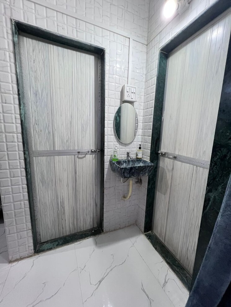 Bathroom, kopar khairane 1 RK 300 Sq.Ft. Apartment In Kopar Khairane Navi Mumbai 9026911