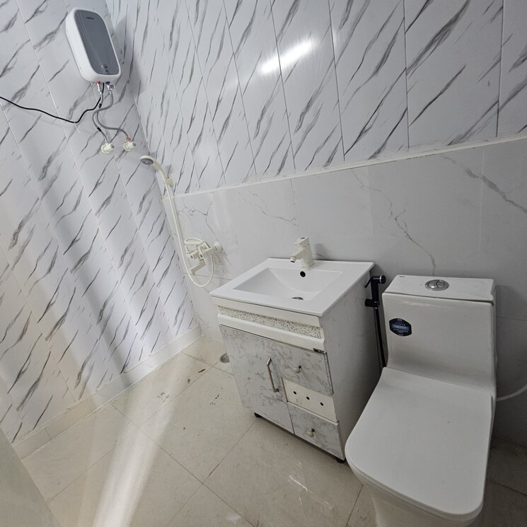 Bathroom, rwa-apartments-sector-41 1 Bedroom 450 Sq.Mt. Independent House In Sector 41 Noida 9026932