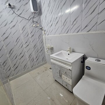 Bathroom in 1 BHK Independent House at RWA Apartments Sector 41, Sector 41 – for Rent