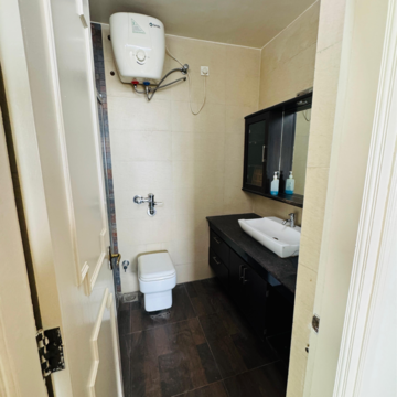Bathroom in 3 BHK Apartment at Windsor Avenue, Azad Nagar – for Rent