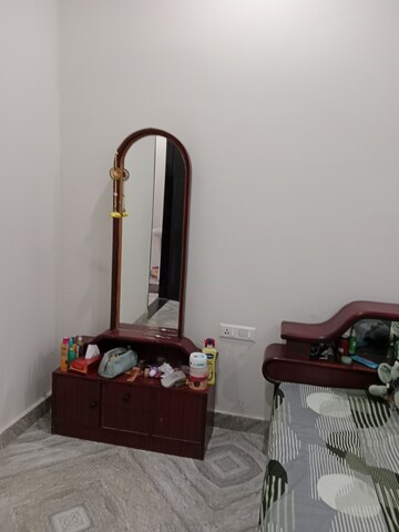 Furnished Amenities in 1.5 BHK Builder Floor at Huda – for Rent