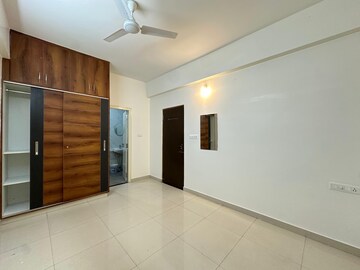 Room in 2 BHK Builder Floor at Hsr Layout – for Rent