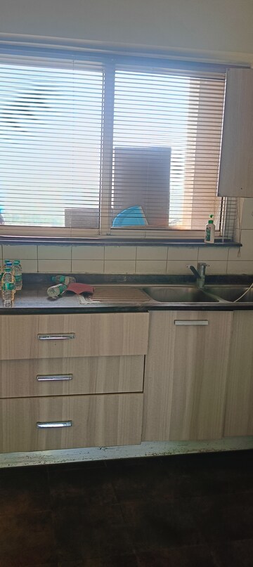 Kitchen in 2.5 BHK Apartment at Unitech Harmony, Sector 50 – for Rent