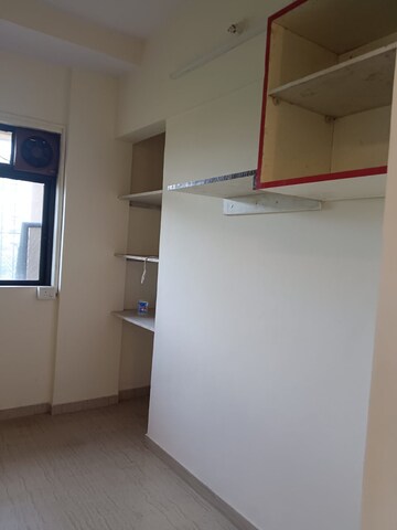 Room in 1 BHK Apartment at Raunak Unnathi Woods Phase 6, Ghodbunder Road – for Sale