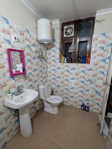 Bathroom in 2 BHK Builder Floor at Ansal Plaza Sector-23, Sector 23 – for Rent