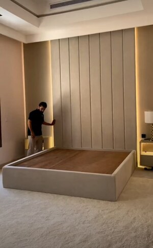 Bedroom in 3 BHK Builder Floor at Shalimar Bagh – for Sale