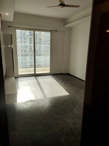 2 BHK Apartment For Rent in Supertech Cape Town, Sector 74