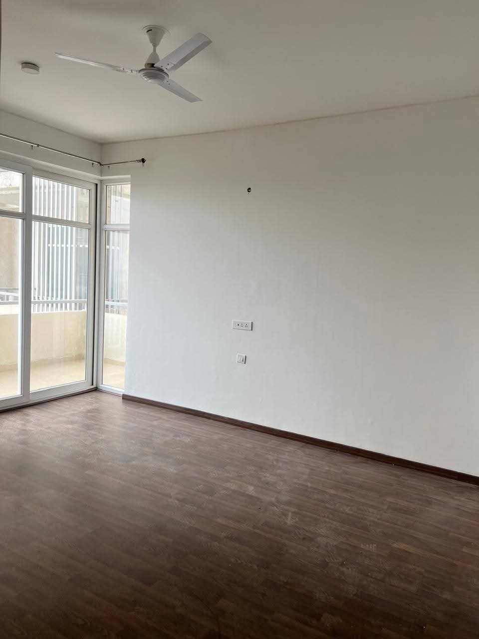 3 BHK + Servant Room,Extra Room Apartment For Rent in Godrej Meridien