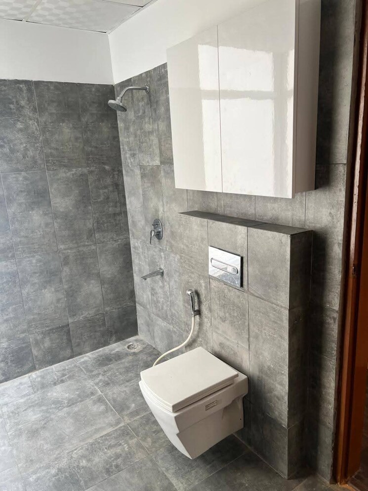 Bathroom, godrej-meridien 3 Bedroom 1855 Sq.Ft. Apartment In Sector 106 Gurgaon 9027056