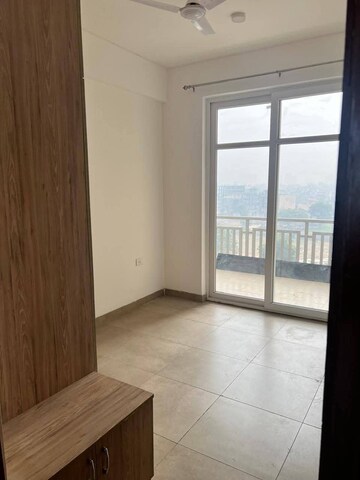 Room in 3 BHK Apartment at Godrej Meridien, Sector 106 – for Rent