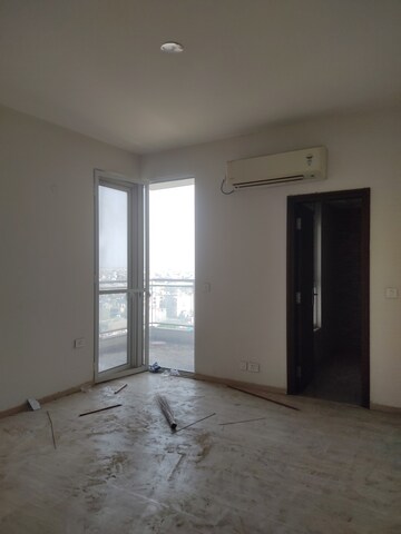 Furnished Amenities in 3 BHK Apartment at Experion Windchants, Sector 112 – for Rent