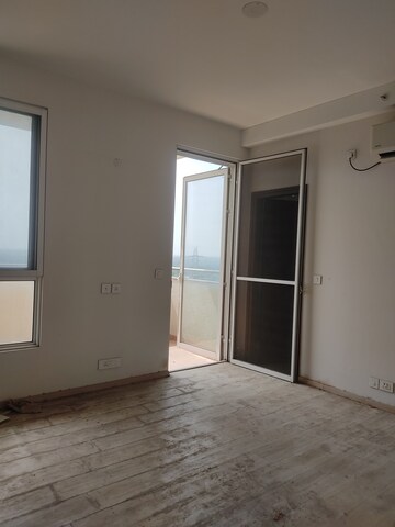 Furnished Amenities in 3 BHK Apartment at Experion Windchants, Sector 112 – for Rent