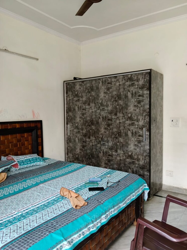 Bedroom, sharma-builder-floor 3 Bedroom 205 Sq.Yd. Builder Floor In Sector 42 Faridabad 9027112